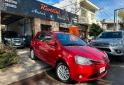 Autos - Toyota ETIOS XLS 2015 Nafta 180000Km - En Venta