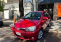 Autos - Toyota ETIOS XLS 2015 Nafta 180000Km - En Venta