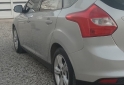 Autos - Ford 5 puertas 2015 Nafta 162000Km - En Venta