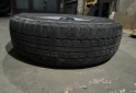Accesorios para Autos - Vendo 4 cubiertas y llantas de chapa de la Toyota Hilux Dx - En Venta