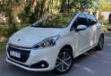 Autos - Peugeot 208 2017 Nafta 66000Km - En Venta