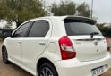 Autos - Toyota etios 2017 Nafta 94000Km - En Venta