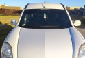 Utilitarios - Renault Kangoo autentique plus 2011 Nafta 140000Km - En Venta