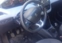 Autos - Peugeot 208 Allure touchrcreen 2014 Nafta 130000Km - En Venta