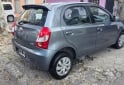 Autos - Toyota Etios 2015 Nafta 80000Km - En Venta