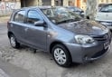 Autos - Toyota Etios 2015 Nafta 80000Km - En Venta