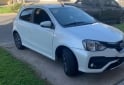 Autos - Toyota Etios 2023 Nafta 9500Km - En Venta