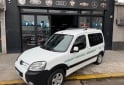 Utilitarios - Peugeot Partner patagonica 1.6vti 2017 GNC 120000Km - En Venta