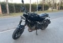 Motos - Husqvarna Svartpilen 2023 Nafta 15900Km - En Venta