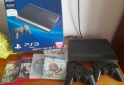 Inform�tica - PLAYSTATION 3 SUPER SLIM 250 GB + 2 JOYSTICKS + 4 JUEGOS + CAJA ORIGINAL - En Venta