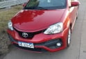 Autos - Toyota ETIOS XLS SEDAN 2017 Nafta 88000Km - En Venta