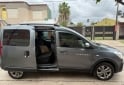 Utilitarios - Renault Kangoo stepway 2023 GNC 100000Km - En Venta