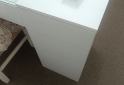 Otros - Mesa de manicura + sillas + esmalteros - En Venta