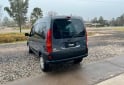 Utilitarios - Renault Kangoo authentique 2011 Diesel 78000Km - En Venta