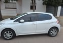 Autos - Peugeot 208 Allure Nav 2015 Nafta 107000Km - En Venta