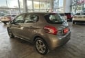 Autos - Peugeot 208 2015 Nafta 129600Km - En Venta