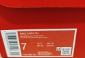 Indumentaria - Zapatillas Nike shox sin uso - En Venta