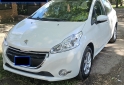Autos - Peugeot 208 Allure Touch Screen 2015 Nafta 90000Km - En Venta