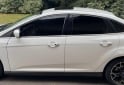 Autos - Ford Focus Titanium 2014 Nafta 146000Km - En Venta