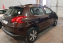 Autos - Peugeot 2008 duster tracker 2018 Nafta 125000Km - En Venta