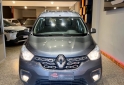 Utilitarios - Renault Kangoo stepway 2022 Nafta 96000Km - En Venta