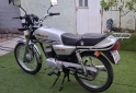 Motos - Suzuki AX100 2022 Nafta 5700Km - En Venta