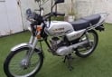 Motos - Suzuki AX100 2022 Nafta 5700Km - En Venta