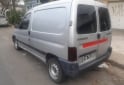 Utilitarios - Peugeot Partner 1.9 D furgon 2004 Diesel 240000Km - En Venta