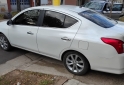Autos - Nissan versa pure drive f2 2018 GNC 80000Km - En Venta