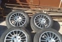 Accesorios para Autos - Vendo 4 llantas con cubiertas. - En Venta