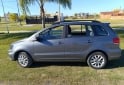 Autos - Volkswagen Suran highline 2015 Nafta 108000Km - En Venta