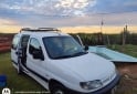 Utilitarios - Peugeot Partner 2008 Nafta 235000Km - En Venta