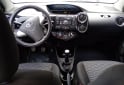 Autos - Toyota Etios 4 puertas 2014 Nafta 139000Km - En Venta
