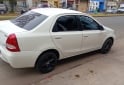 Autos - Toyota Etios 4 puertas 2014 Nafta 139000Km - En Venta