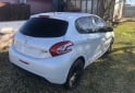 Autos - Peugeot 208 allure touchscreen 2016 Nafta 136000Km - En Venta