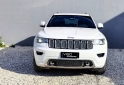 Camionetas - Chrysler GRAND CHEROKEE OVERLAND 2017 Nafta 107000Km - En Venta