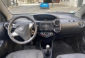 Autos - Toyota Etios 2014 Nafta 124300Km - En Venta