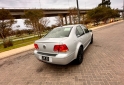 Autos - Volkswagen Bora 2.0 2011 Nafta 300000Km - En Venta