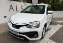 Autos - Toyota Etios 2017 Nafta 80000Km - En Venta
