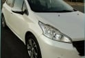 Autos - Peugeot 208 feline impecable perm 2015 Nafta 130000Km - En Venta