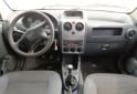 Utilitarios - Peugeot Partner kangoo Fiorino 2010 Nafta 270Km - En Venta
