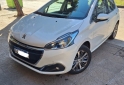 Autos - Peugeot 208 feline 2017 Nafta 56000Km - En Venta