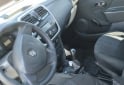 Autos - Renault Logan 2015 GNC 141000Km - En Venta