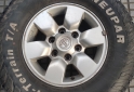 Accesorios para Autos - Juego de Llantas 15 Toyota Hilux Impecables. $1.200.000 las 4. NO BAJO PRECIO - En Venta
