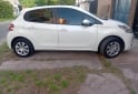 Autos - Peugeot 208 2014 Nafta 82000Km - En Venta