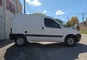 Utilitarios - Peugeot Partner kangoo Fiorino 2010 Nafta 270Km - En Venta