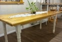 Hogar - Mesa de pino pintada y barnizada - En Venta