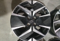 Accesorios para Autos - Llantas 17 Peugeot 208 GT línea nueva Impecables. $1.000.000 las 4. NO BAJO PRECIO - En Venta