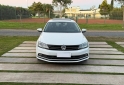 Autos - Volkswagen Vento Highline 2017 Nafta 140000Km - En Venta