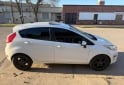 Autos - Ford Fiesta kinetic Titanium 2012 Nafta 200000Km - En Venta